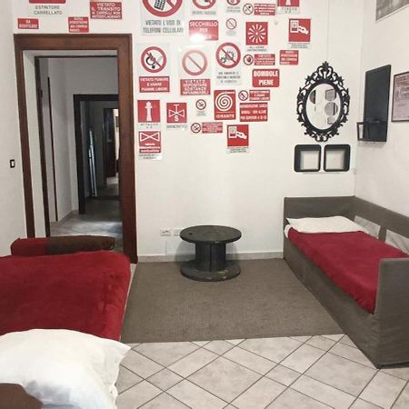 Casa Vacanze Completa Di Tutto E Anche Di Piu Livorno Buitenkant foto