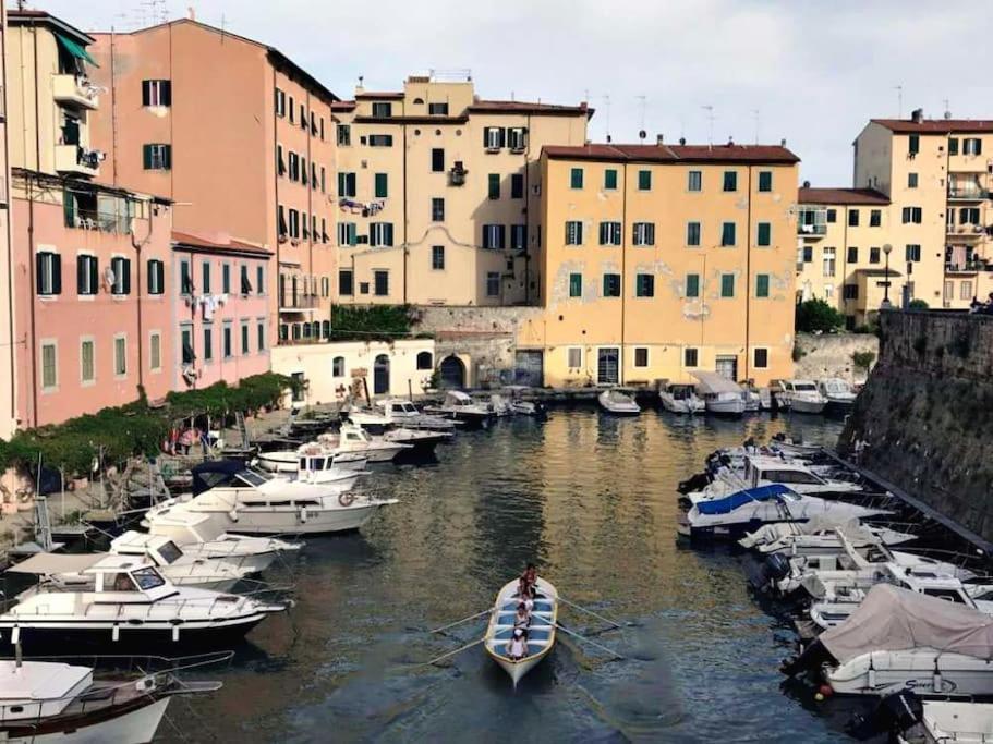 Casa Vacanze Completa Di Tutto E Anche Di Piu Livorno Buitenkant foto